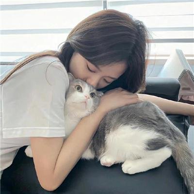 遇刺为生的女人